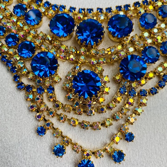 ROYAL BLUE and Gold Dazzling necklace sets in glass stones and rhinestones. - Picture 4 of 5